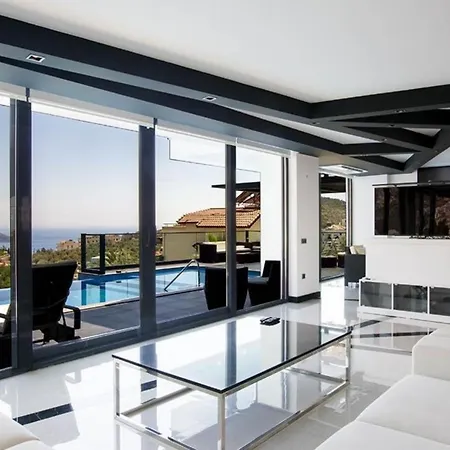 5 Bedroom 9363 Villa